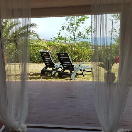 Contrada Lago 3 Apartment *